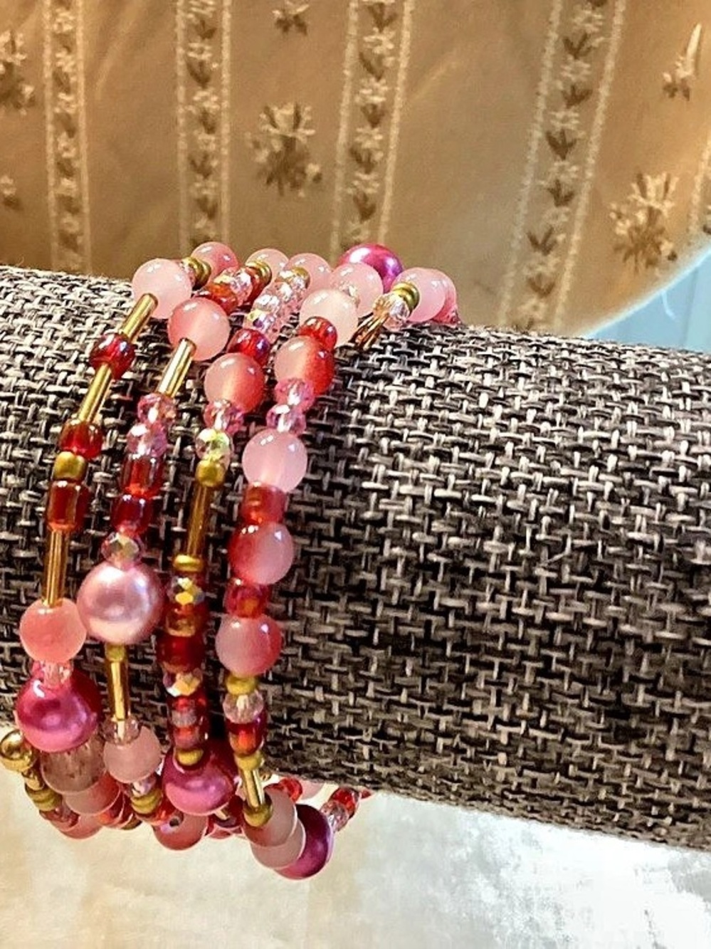 NWOT. Glamorous Pink & Red Crystals Beaded Stretch Bracelet